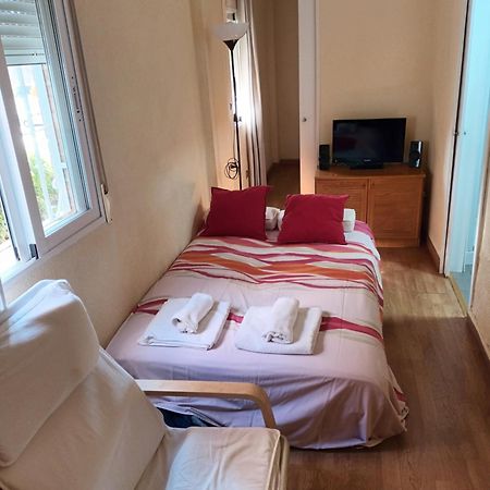 Apartamentos Vialia Sol Y Playa Малага Екстер'єр фото